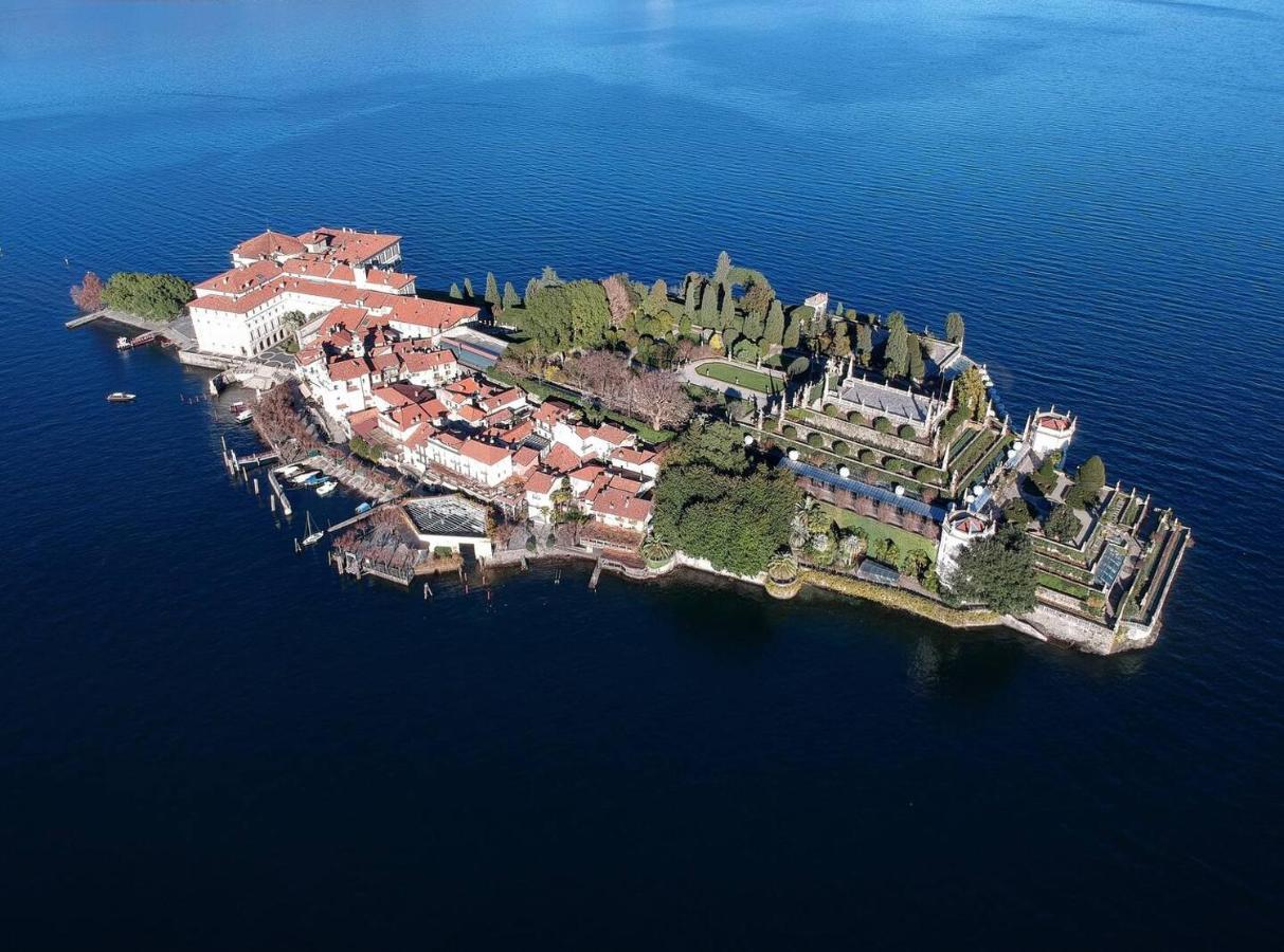 La Dependance Immersa Nel Parco Della Villa Isabella Stresa Exteriör bild